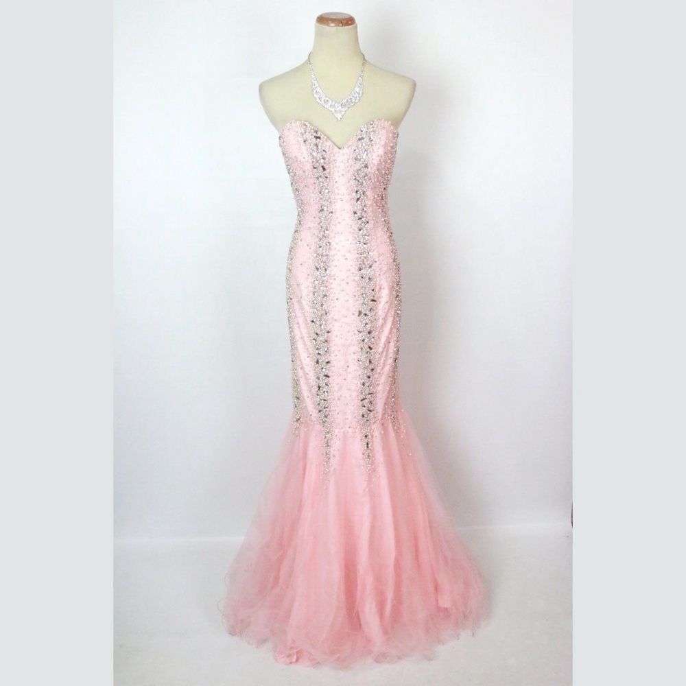 NWT Terani Pink Beaded Mermaid V-Neck Strapless
